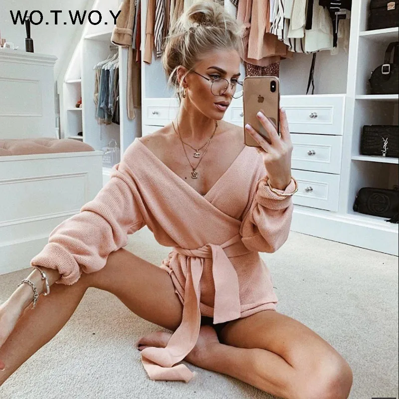 Женский вязаный свитер с открытыми плечами WOTWOY розовый кардиган оверсайз на