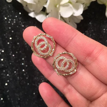 

Needle Grinding Small Circle The Letter Stud Earrings Luxury Sweet Lady Sweet Wind Micro Inlay Zircon Earrings Brim Earings