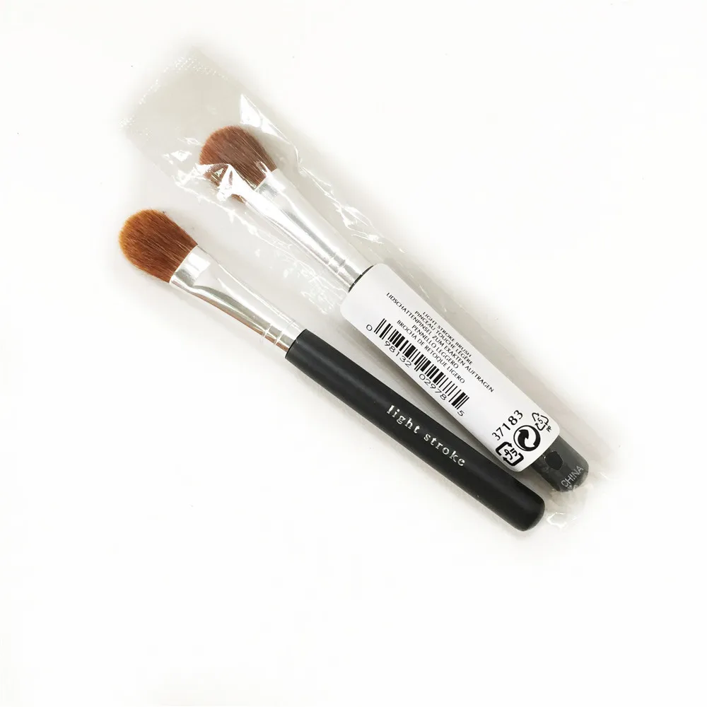 Morphe M167 - Oval Eyeshadow Brush