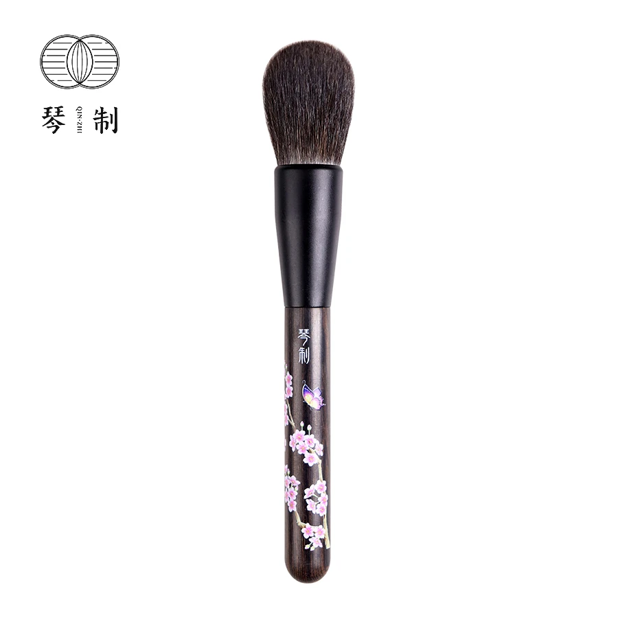round blush brush
