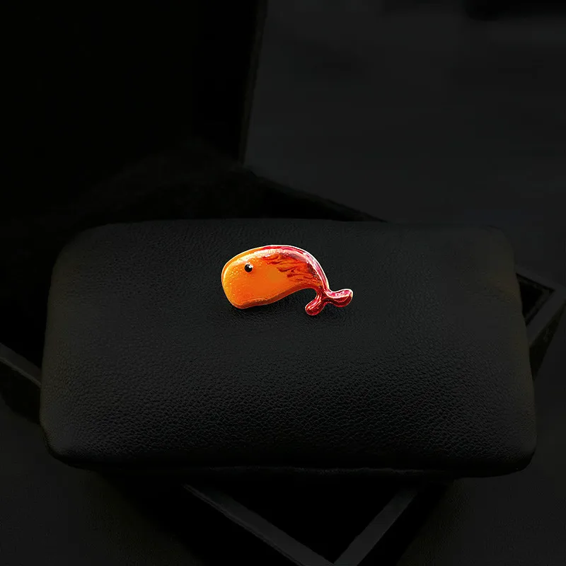 Abstract Whale Small Pin Brooch Men Women Suit Badge Upscale Retro Simple Mini Fish Brooches Enamel Pins lapel Pin Accessories