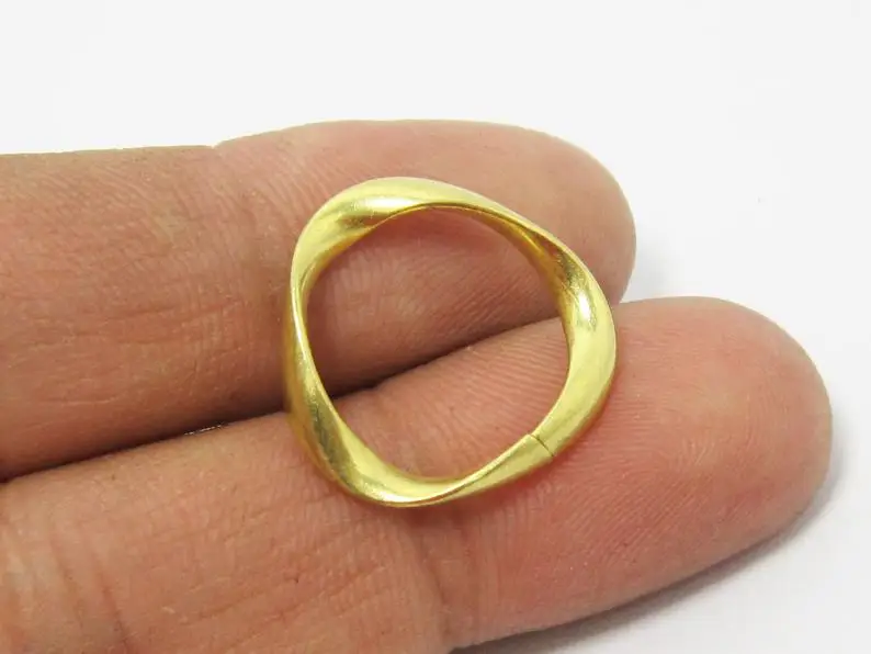 

10pcs Triangle Earring Charms, Twisted Welded Brass Findings, 20mm, Brass Connector, Jewelry Making Supplies R637