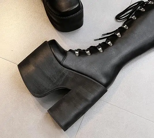 Мотоботы на каблуке 16 см; черные сапоги до колена; ботинки в стиле панк для костюмированной вечеринки; модные ботинки на платформе и высоком каблуке в готическом стиле; женская обувь