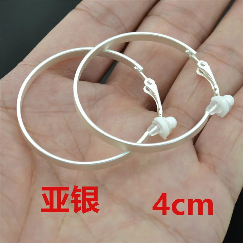 silvery earrings 4cm Женские серьги-кольца из сплава с широкой пластиной, золотые, серебряные, черные кольца, Модные женские ювелирные украшения, Брендовые украшения - Окраска металла: silvery earrings 4cm