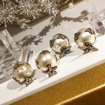 

UILZ Retro Metal Bee Styling Stud Earrings Suitable for Women's Charm To Enhance Prom Anniversary Gift Fashion Earrings CEL363