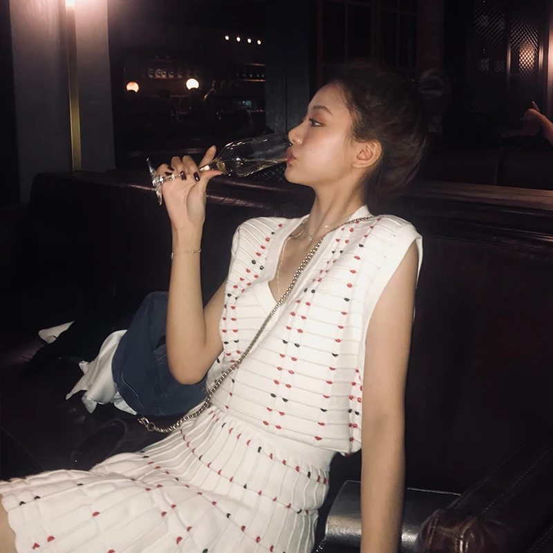 

Knitted Sweater Skirts 2 Two Piece Set Women V-Neck Luxury Skirt Set Outfit Spring Tracksuit Vintage Matching Sets Sleeveless
