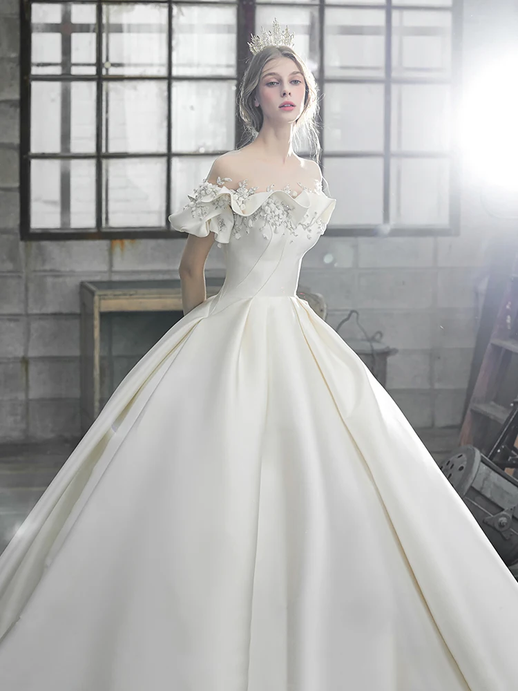 Off The Shoulder Flower Satin Wedding Dress 2023 New Floor Length Light Simple Bridal Dress Robe De Mariee