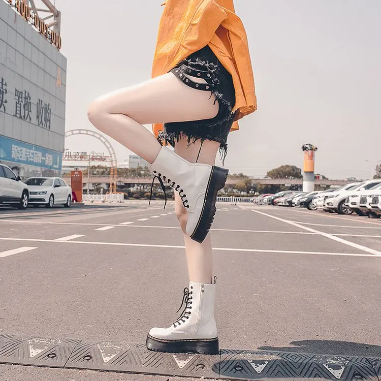 Модная обувь на плоской подошве с молнией женские ботинки из искусственной кожи на платформе и высоком каблуке Женская обувь на шнуровке мотоциклетные полуботинки в стиле милитари для девочек