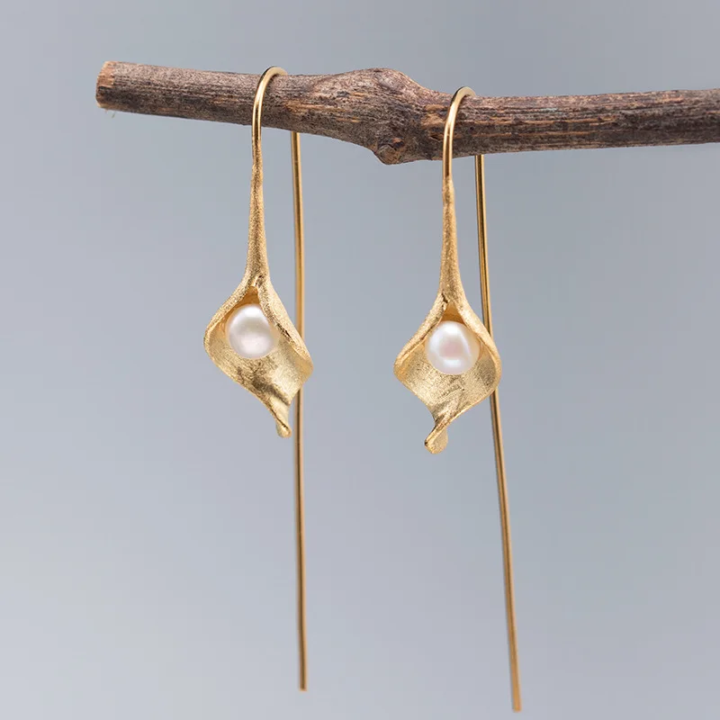 

Authentic 925 Sterling Silver Drop Earrings for Women Freshwater Pearl Common Callalily Flower Gold Hook Earring Ethnic Jewelry