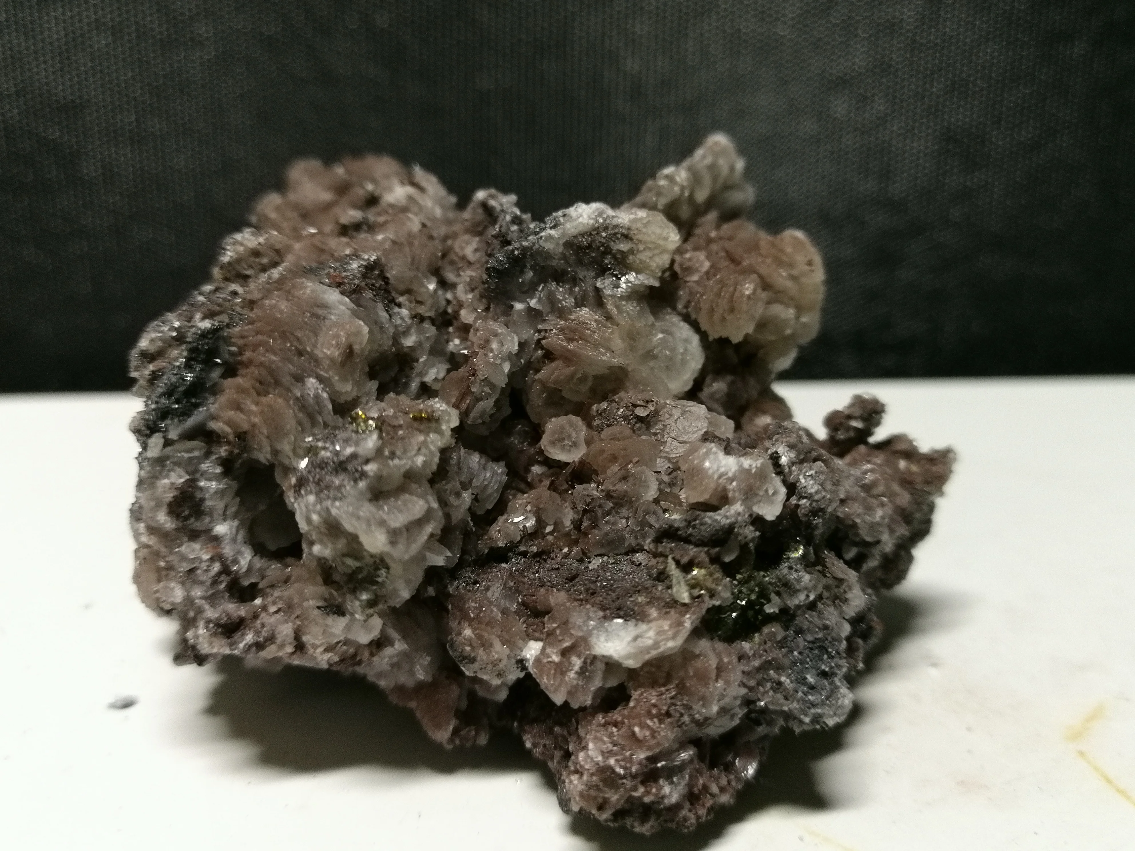 84.0gNatural pyrite crystal calcite mineral specimen | Дом и сад