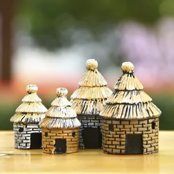 

4pcs Zakka Cute Small House Country Style Thatched Cottages Figures Toys DIY Micro Landscape Decoration Toy Model Christmas Gift