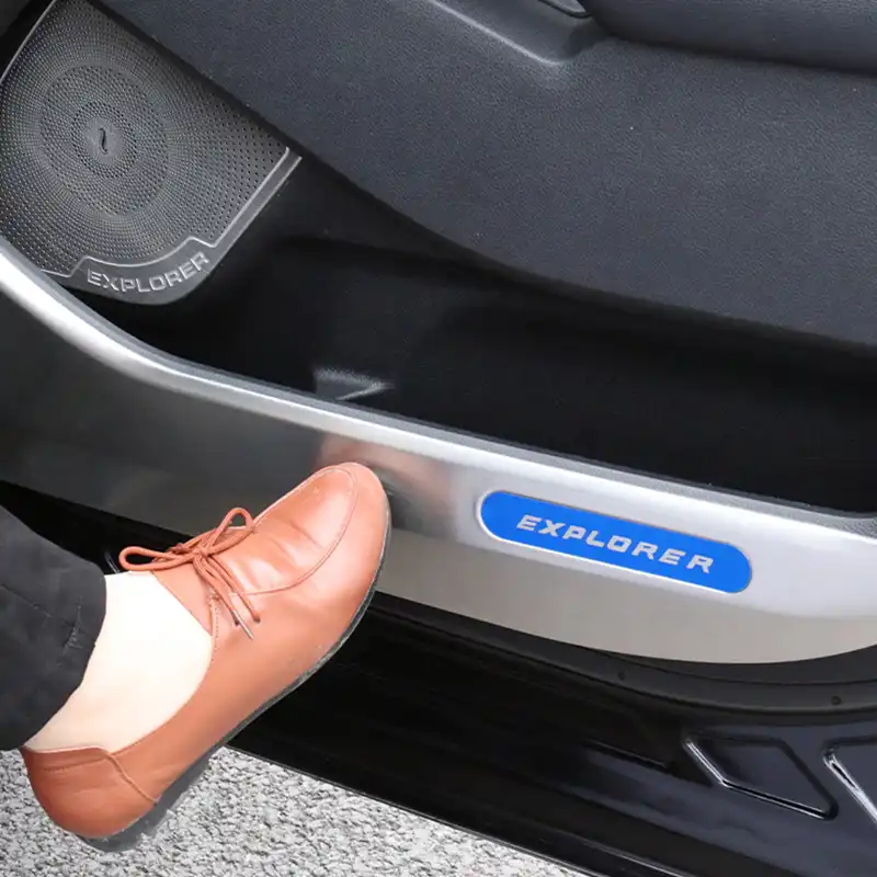 車のドア抗キックパッド保護サイドエッジフィルムプロテクターステッカードアクッションステンレス鋼ドアステッカーフォードエクスプローラー チャイルド キックガード Aliexpress