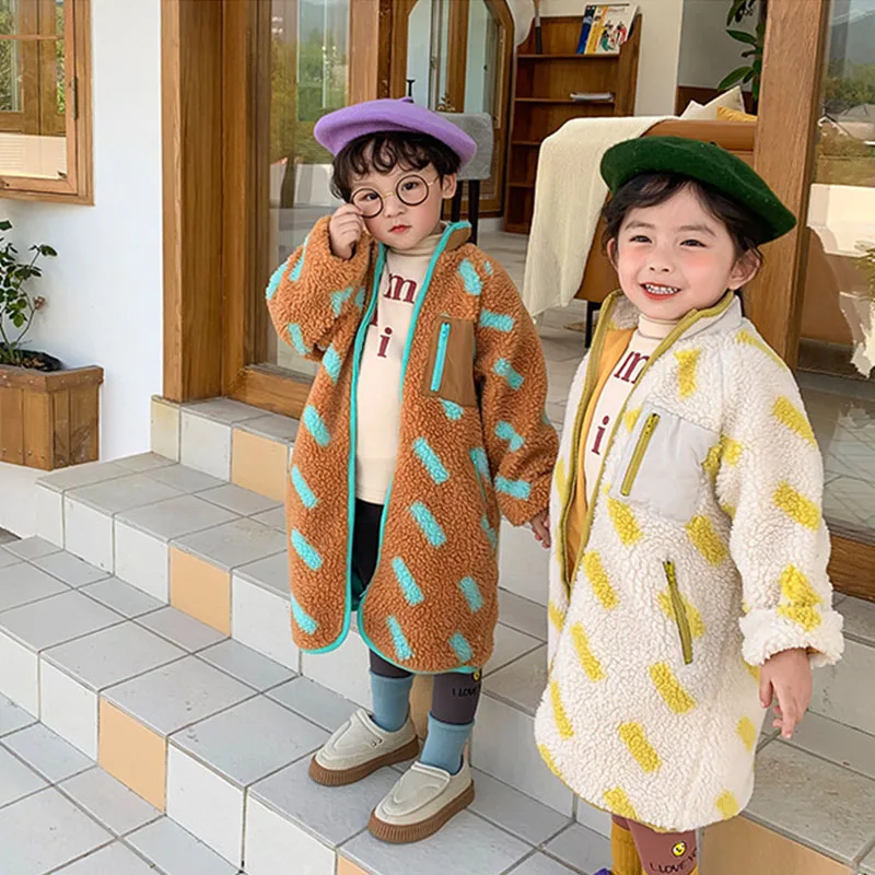 Корейское детское модное длинное пальто для мальчиков и девочек детская Флисовая теплая куртка детское стильное пальто унисекс на молнии зимняя куртка для мальчика и девочки