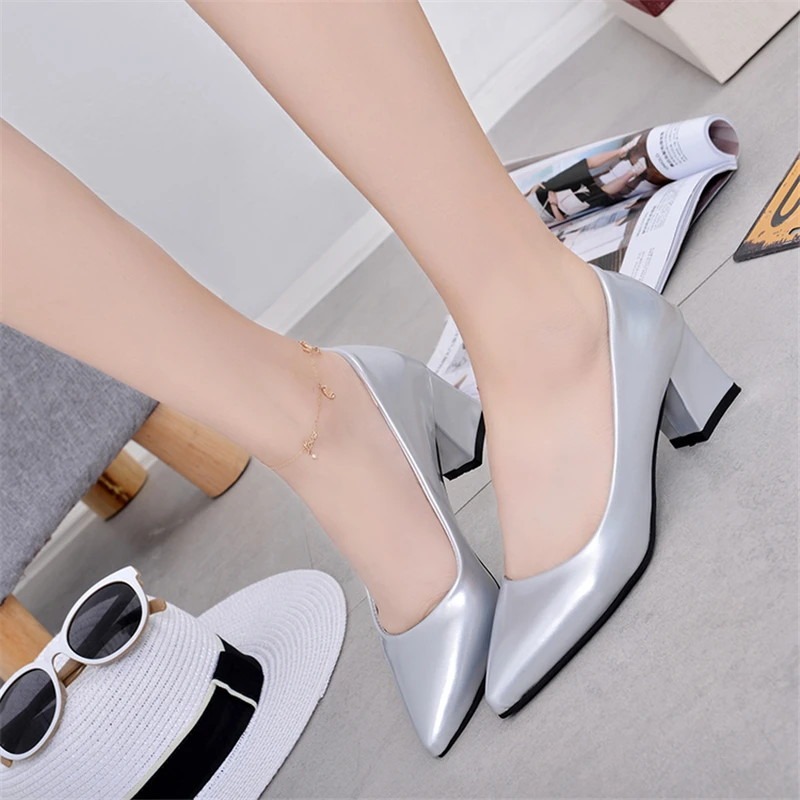 

2017 spring and autumn nude color shallow mouth pointed toe shoes japanned leather high-heeled shoes thick heel single shoes
