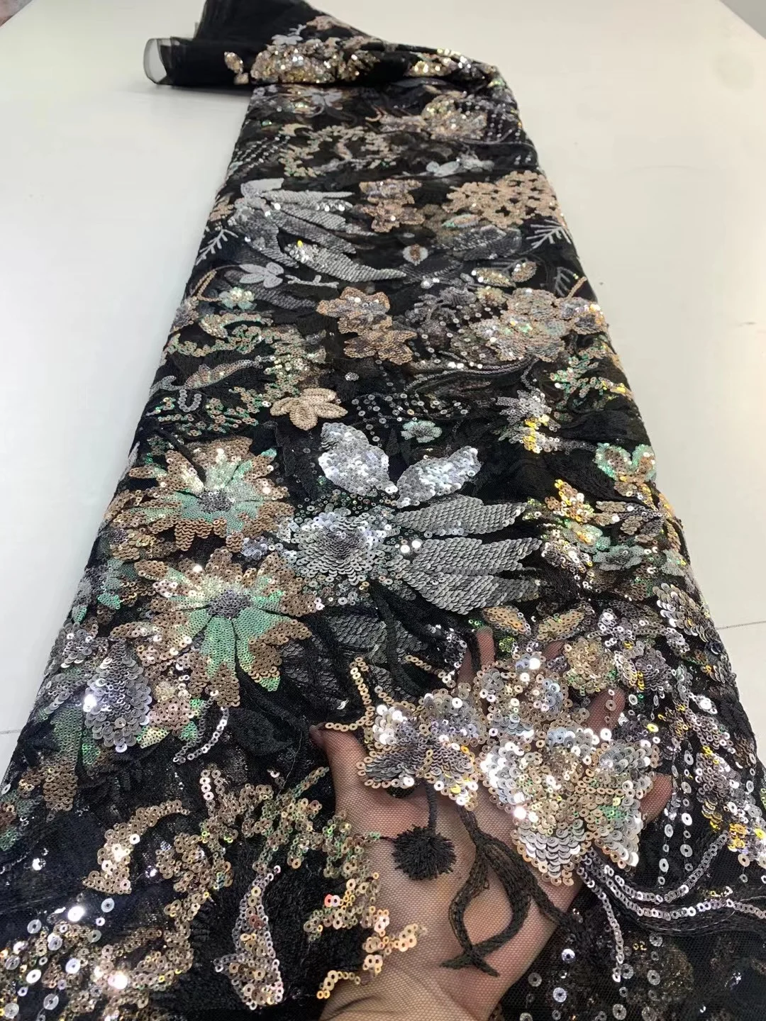 

(5yards/pc) Very beautiful embroidered French net lace soft African tulle lace fabric with sequins for party dress FSS469