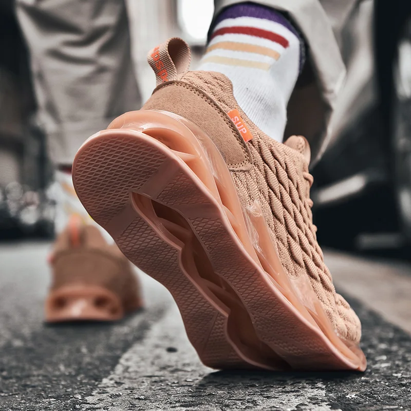 2020 New Anti Slip Men Running Shoes Outdoor Lightweight Athletic Gym Sneakes Spring Breathable Sport Walking Trainers Shoes