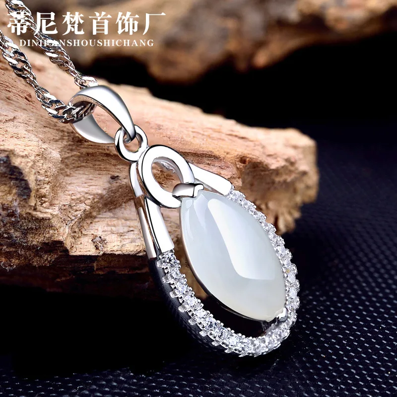 

Korean-style Fashion Elegant Necklace Pendant S925 Fine Silver Set with Synthesis Crystal Retro Simple Short Choker Pendant