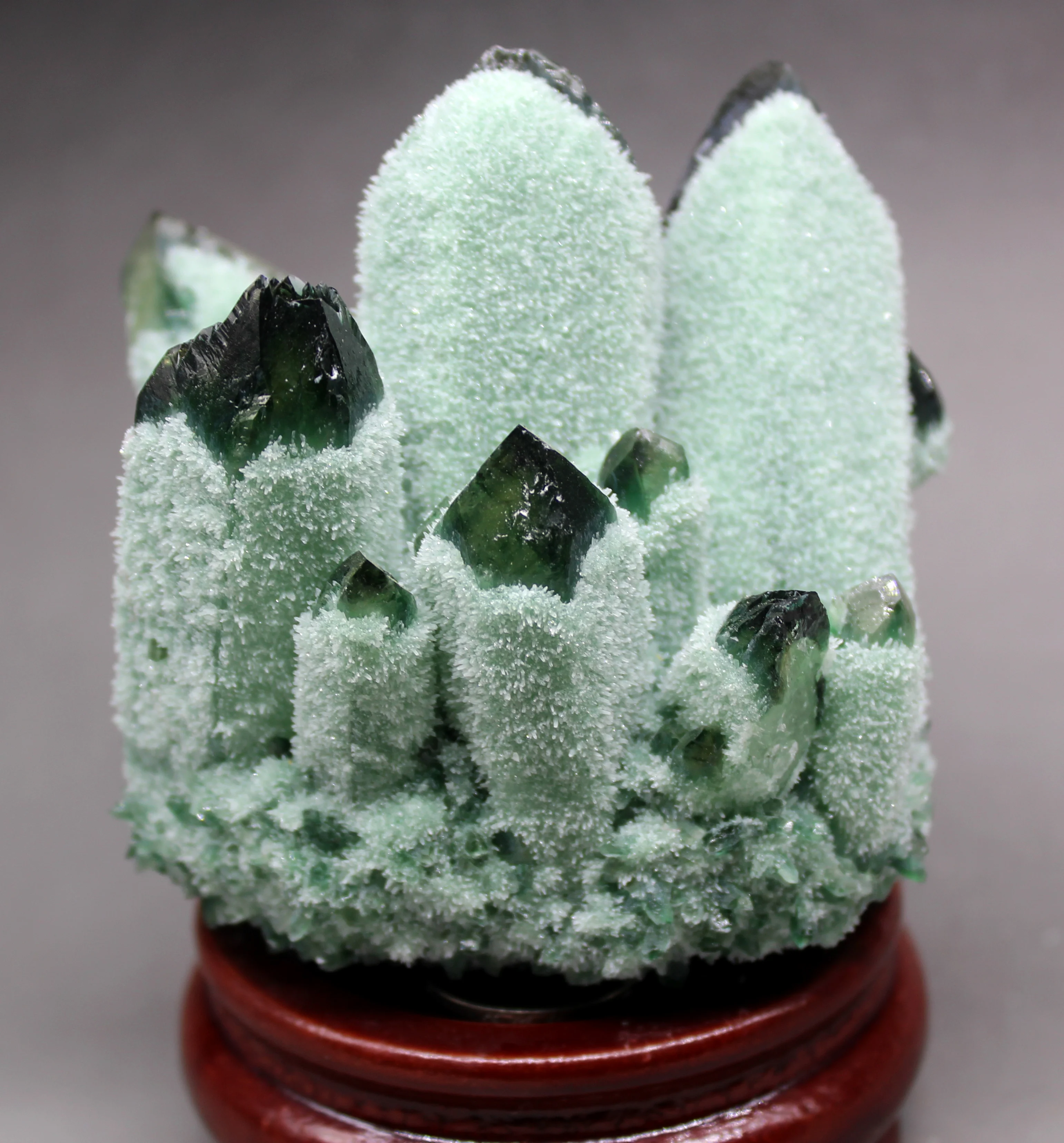 600 г натуральный зеленый Ghost Phantom Quartz кристалл кластера кристаллы и камни лечебные образцы деревянная основа