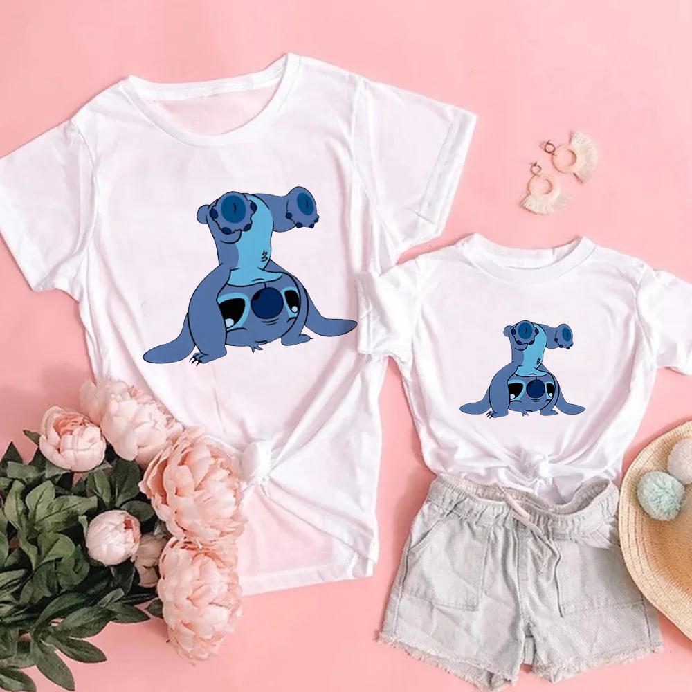 Camiseta de Lilo y Stitch de Disney para mamá y yo, ropa de moda de verano  para niña, camisetas familiares a juego para niño y niña|Trajes iguales de  familia| - AliExpress