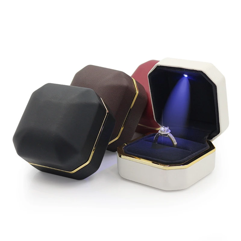 

LED Jewelry Box Spotlight PU Leather Jewelry With Lamp Creative Proposal Ring Gift Packaging Box