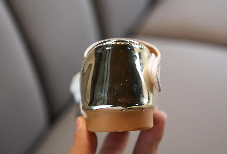 13050985181_2067024571