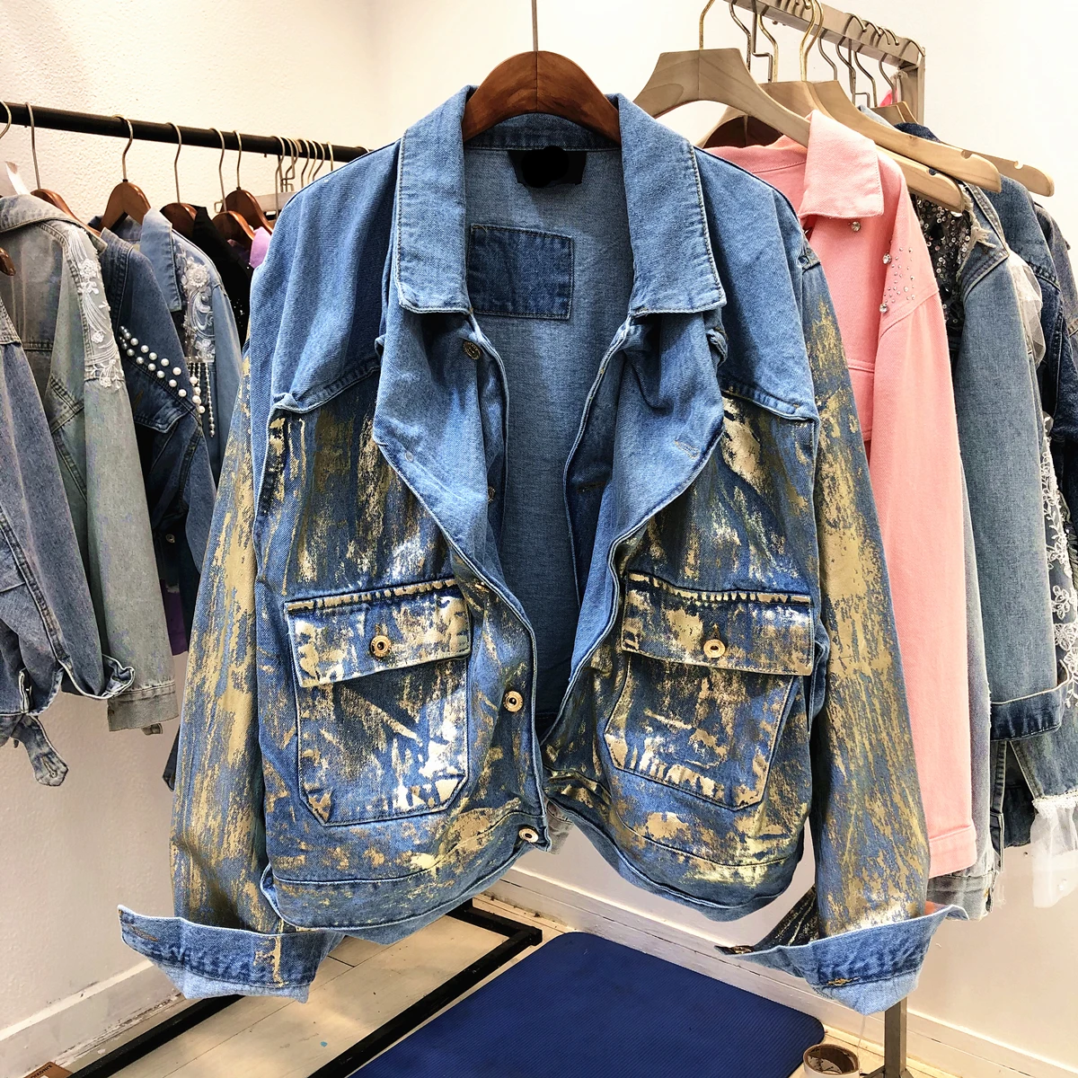 

2020 Autumn New Fashion Cut Large Pocket Embellishment Heavy Industry Hot Metal Jeans Coat Women Loose Leisuer Denim Jacket Tops
