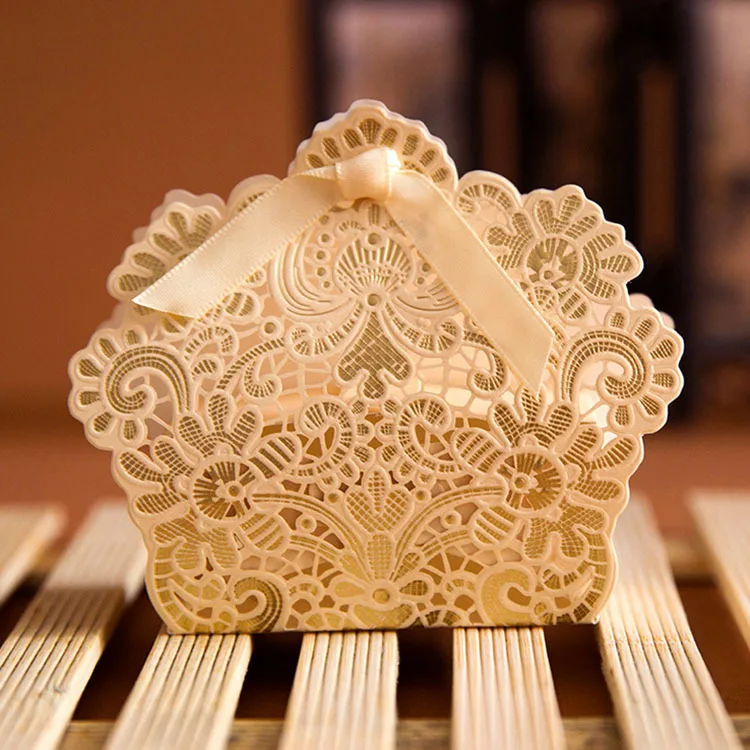 

25pcs Laser Cut Wedding Favor Boxes hollow chocolate Candy boxes Wedding Favors Gifts Red White Gold Blue Champagne Ivory
