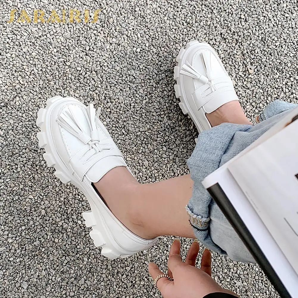 

Sarairis 2020 New Arrivals Genuine Leather Comfortable Shoes Women Flats Platform Slip On Fringe Flats Woman Shoes
