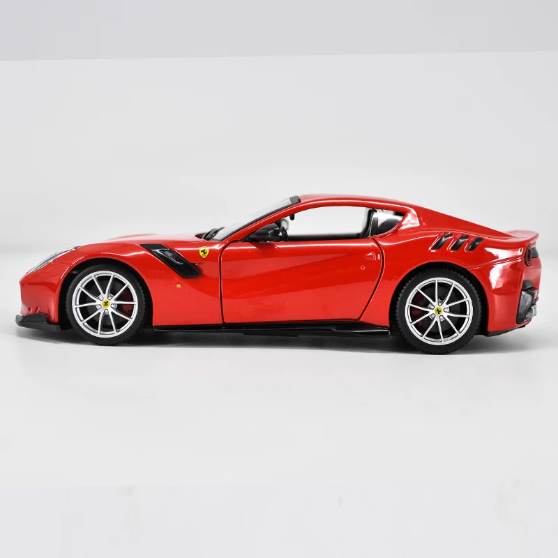 Bburago 1/24 масштаб 1:24 Ferrari F12 TDF гоночный спортивный автомобиль литая