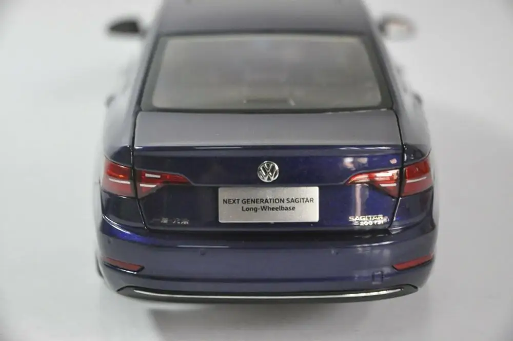 1:18 литая под давлением модель для Volkswagen VW Sagitar Jetta Длинная колесная база синий сплав игрушечный автомобиль миниатюрная Коллекция подарков