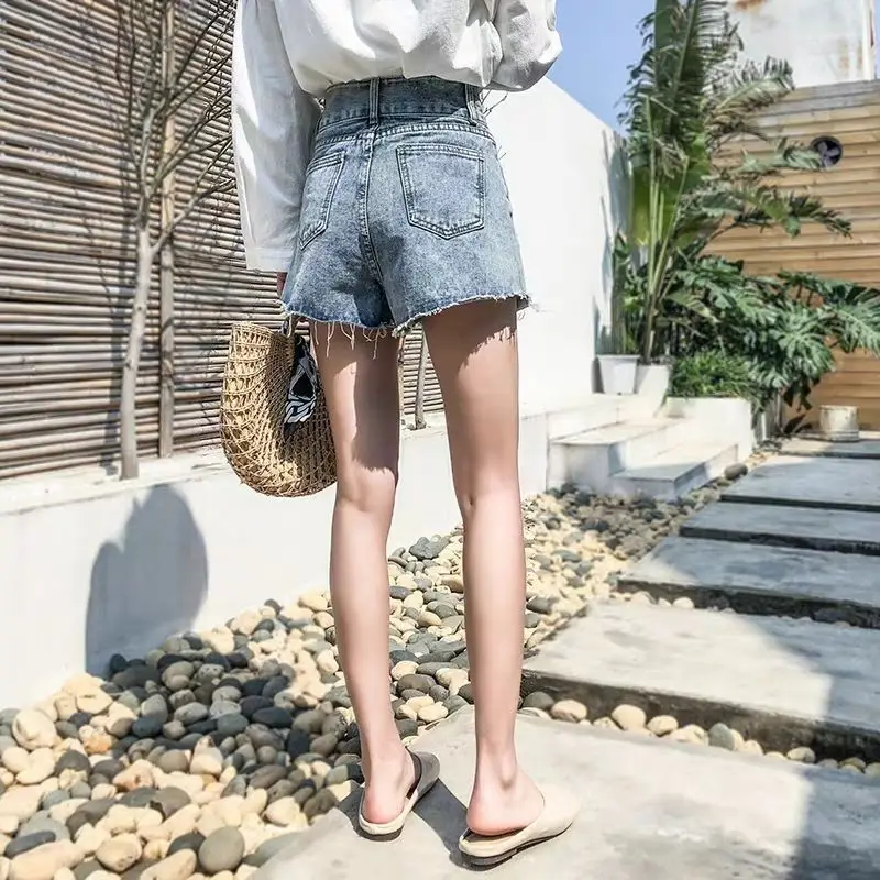 

Preppy Double Buckle Ladies Denim Shorts Women Casual High Waist Loose Wide-leg Freyed Edge Hot Shorts Refreshing Jean Shorts