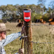 

Hot Sales Strobe Alarm Solar Charging RIP Motion Sensor LED Strong Light Wireless Security Alarm Light for Home