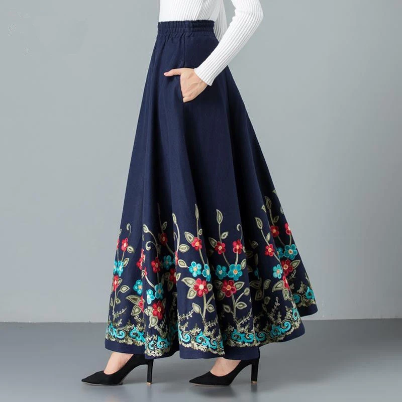 Mom Elegant Embroidered Maxi Pleated ...