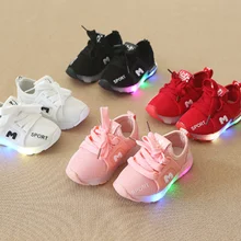 Корейские сетчатые сверкающие туфли для мальчиков и девочек, яркая сияющая обувь, светодиодный кроссовки с лампочками