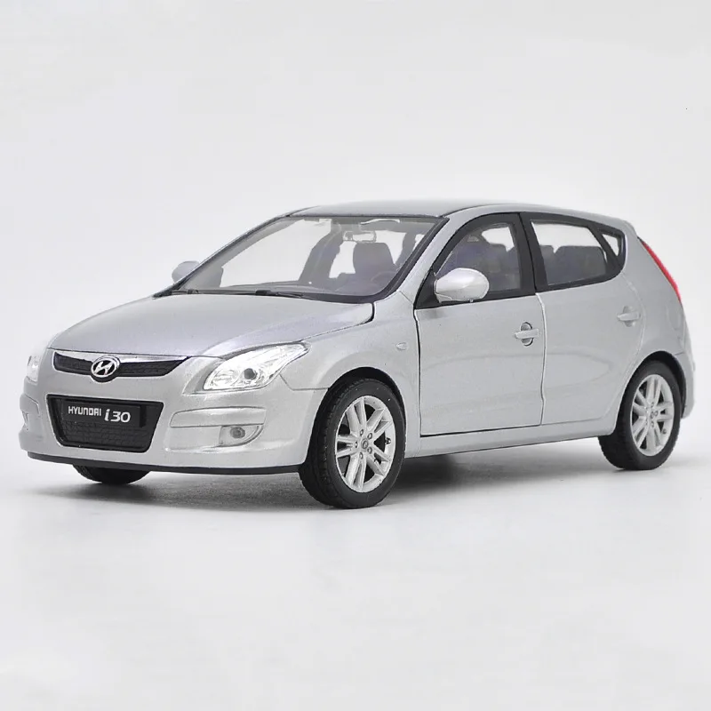 Распродажа 1:24 hyundai i30 модель автомобиля из сплава, имитация литая металлическая модель автомобиля коллекция, изысканное Подарочное украшение