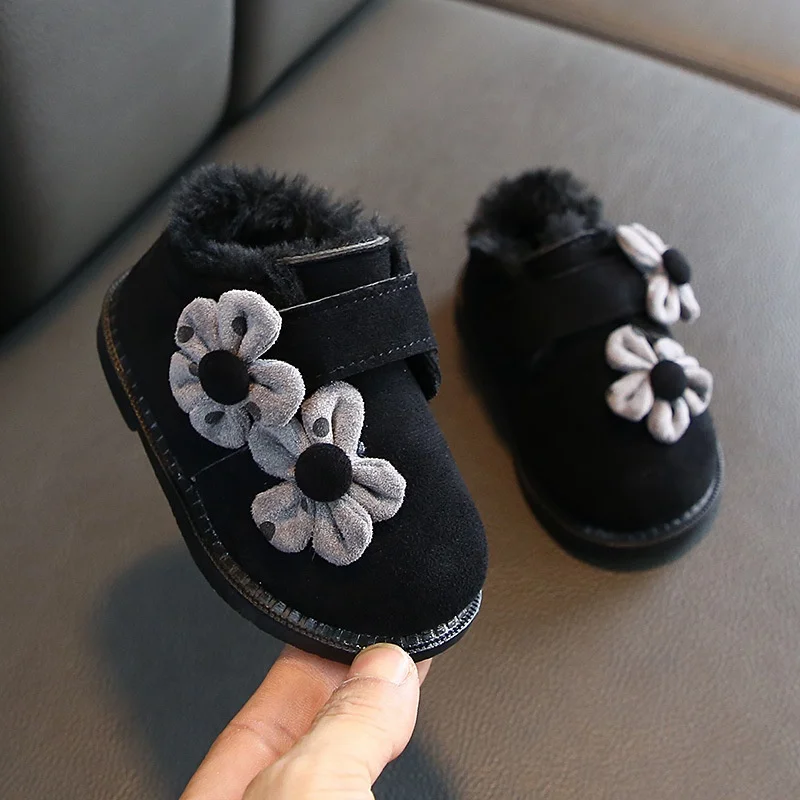 Теплые зимние ботинки принцессы для девочек; обувь с цветочным узором; плюшевые бархатные Утепленные зимние ботинки; мягкая обувь для первых шагов для маленьких детей; S10233