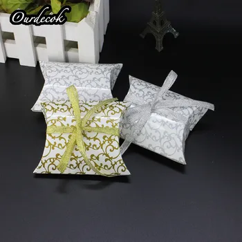 

100 Pieces Print Pattern Pillow Shape Paper Favor Gift Box Party Wedding Favor Holder Chocolate Candy Bags With Ribbon Christmas