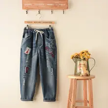 Женские джинсы больших размеров, Осенние повседневные свободные тонкие рваные джинсы с надписями и заплатками для женщин