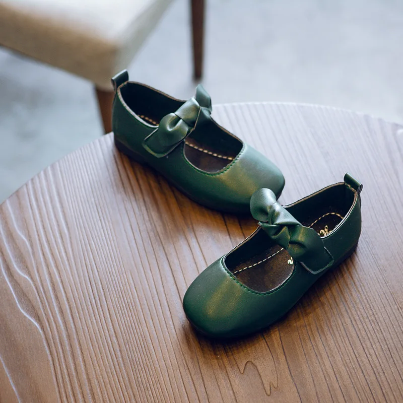 Spring and Autumn New Girls Princess Shoes Bow Girls Shoes Square Mouth Fashion Small Shoes Girls Show Shoes