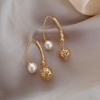 2020 New Style Hollow Ball Versatile Hot Trend of Female Jewelry Earrings