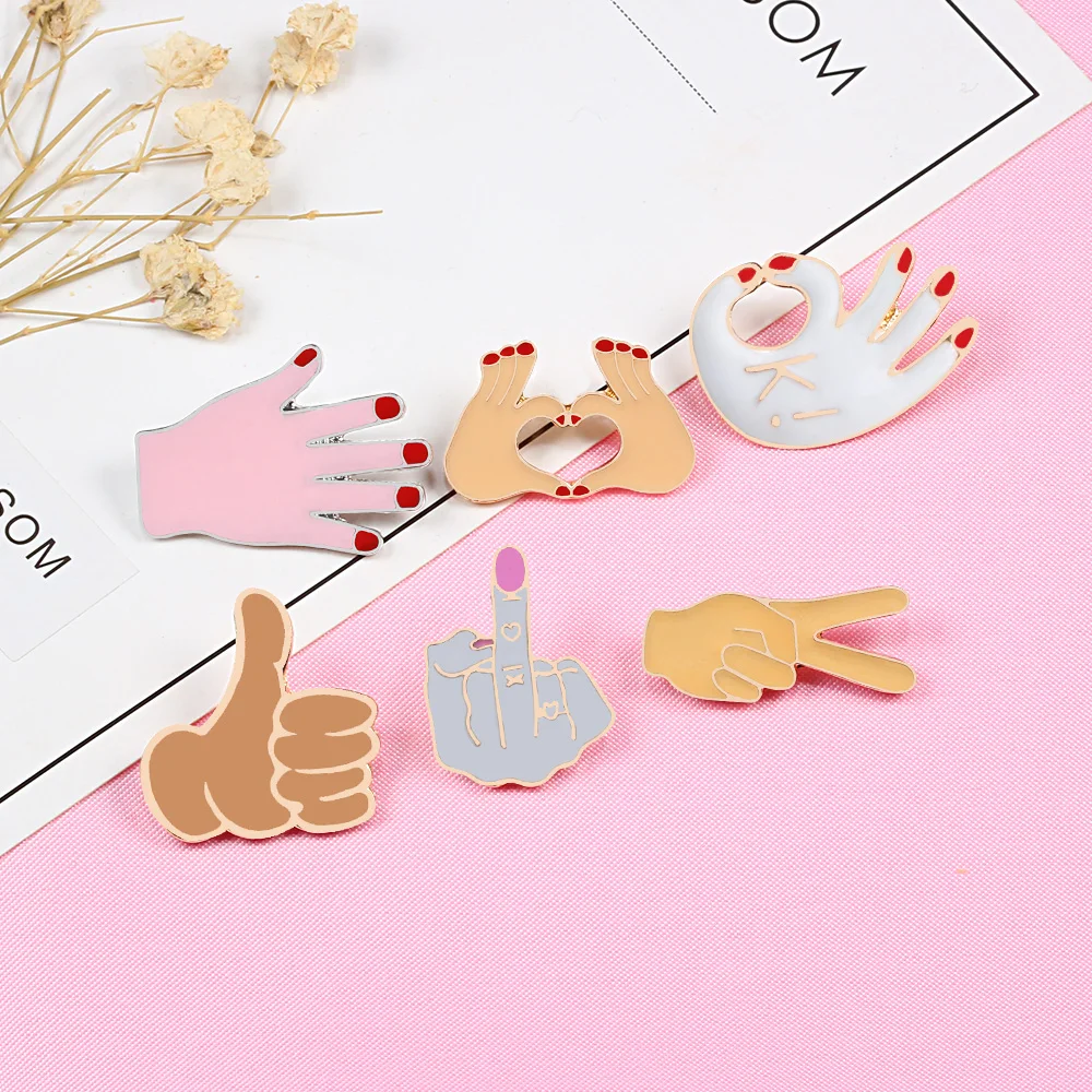 Брошь с эмалью и жестами на средний палец|Броши| |