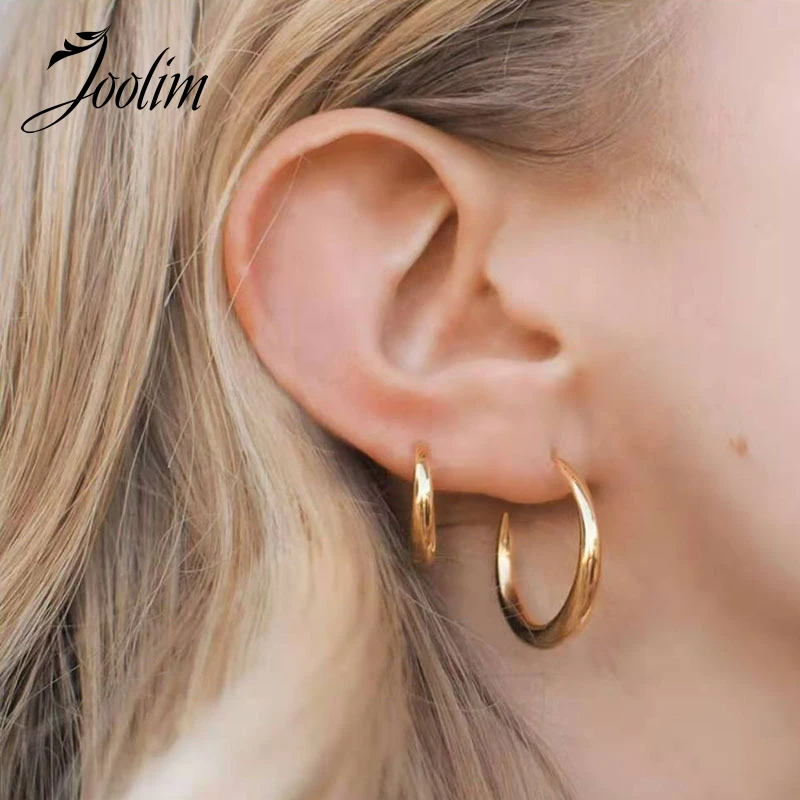 

Joolim Jewelry High End Pvd Wholesale No Fade Individuality C Gradient Stainless Steel Hoop Earring for Women