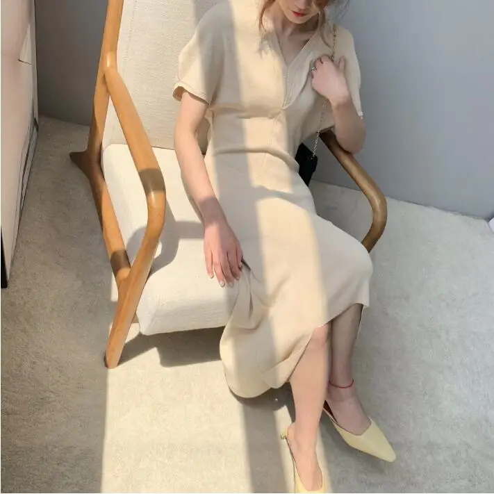 

2019 Autumn New Fashion Women V-Neck Solid color Knitted Dress Casual Slim Elegant Sexy Party Long Dress Female