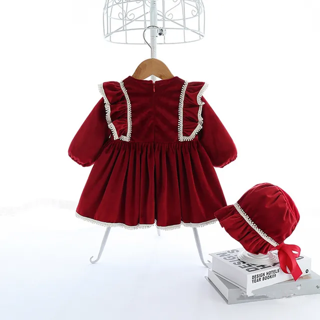שמלה וכובע אדום קטיפה 4