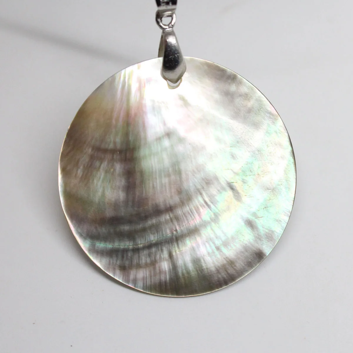 40 мм Круглый Монета Форма оболочки цвета: бежевый черный перламутр кулон Веревка