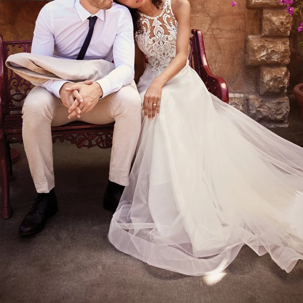 Fadzeco Lace Sexy Sleeveless Flohanging neck See Through Neck Appliqued Lace Wedding Dresses2019 Bridal Gown Dress White Ivory