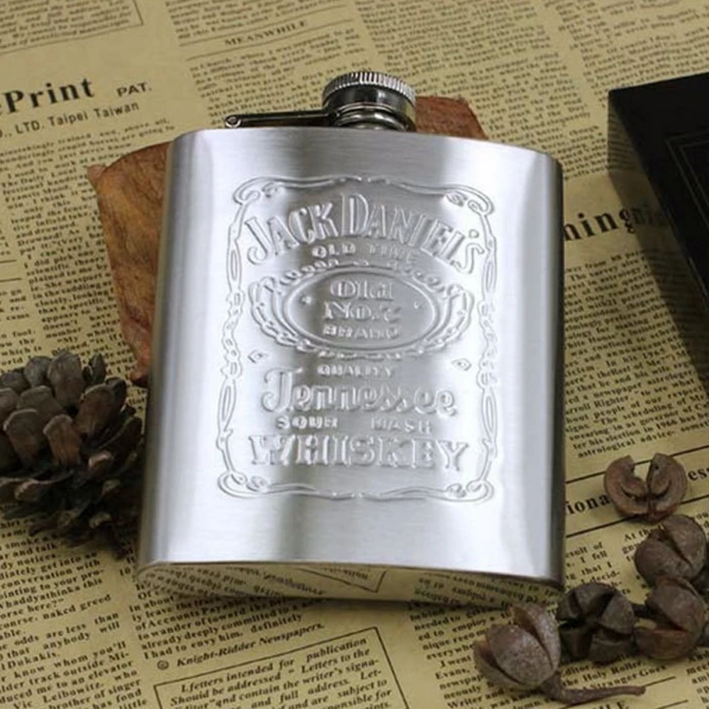 Hip Flask 7oz Stainless Steel  Portable 200ml Russian Style Outdoor Travel Light Personalized Metal Carved Whisky Vodka Flagon