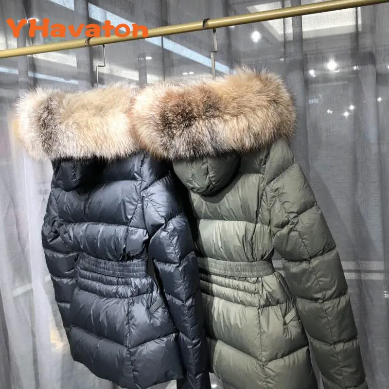 Куртка YHavaton зимняя женская с капюшоном из 90% натурального меха на белом утином