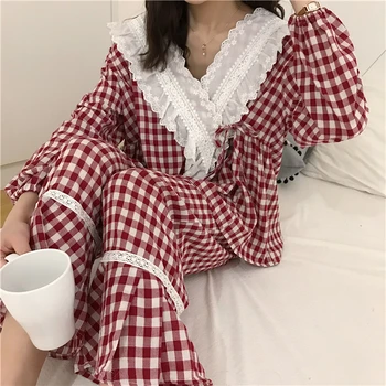 

Autumn Korean Pajama Suit Girls' sweet Plaid lace splicing Plaid kimono suspender 3-piece household suit