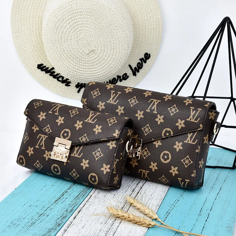 

2019 new small square bag day color European and American tide brand chain fashion bag shoulder bag messenger bag bag in hand